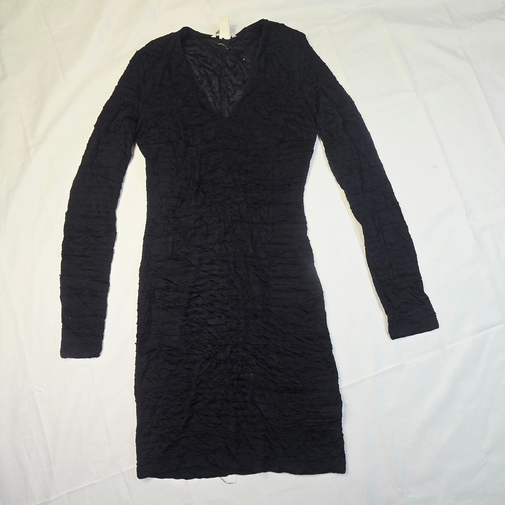 H&M Women's Size Medium V-Neck Mini Dress Black Long Sleeve Textured Crinkle L23